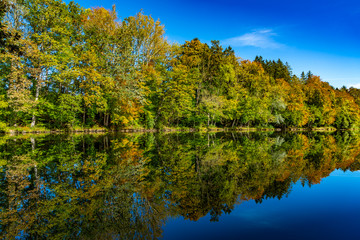 Herbstlandschaft am Thanninger Weiher