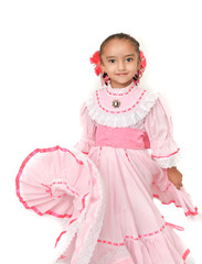 pequeña niña laatina con vestido color rosa, folklor de mexico bailarina jalisco