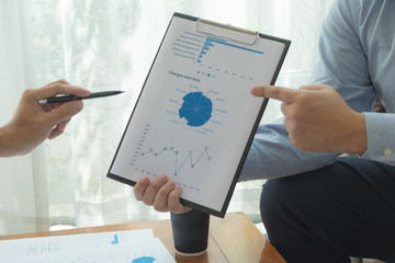 Financial accountants plan business meeting reports