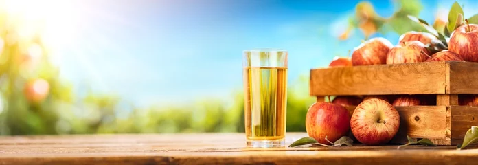 Foto op Plexiglas Apple and juice on table © Li Ding