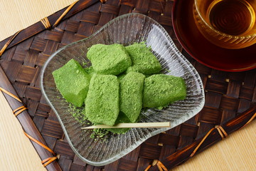 抹茶わらび餅
