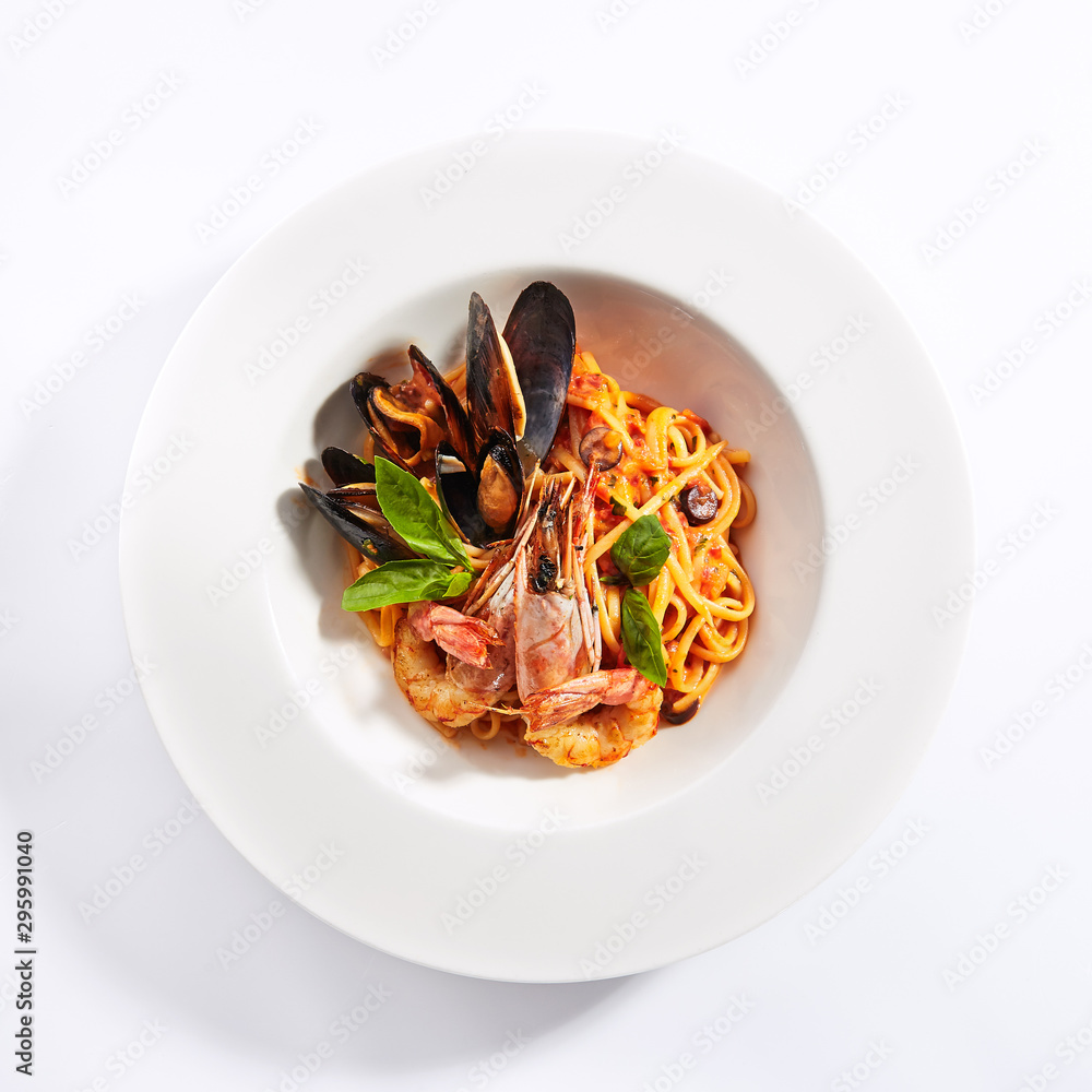 Canvas Prints delicious spaghetti with seafood and tomatoes