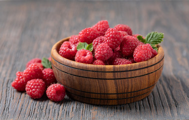 Raspberries in a bowl