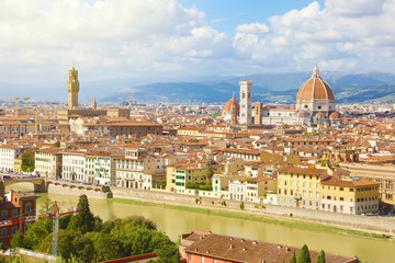 Obraz premium Panoramic view of the city of Florence with river Arno, Palazzo Vecchio palace and Cathedral of Santa Maria del Fiore (Duomo), Florence, Tuscany, Italy.