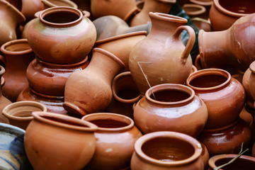 Fototapeta na wymiar ceramic dishes at a street fair