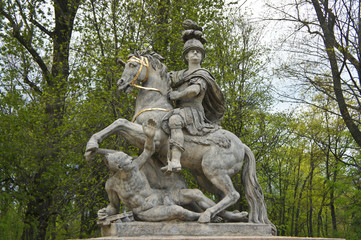 Fototapeta na wymiar The Jan Sobieski statue in Lazienki Park. Monument of Sobieski in Warsaw. Poland.