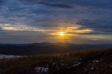 zachód słońca zpołoniny Caryńskiej