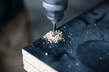 Loch in Spanplatte bohren