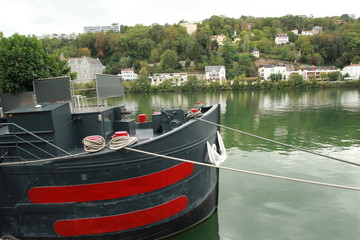  Péniche sur le Rhône