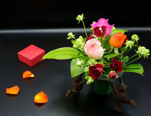 カエル王子のプレゼント　バラのアレンジと指輪