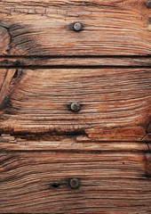 Madera y clavos 2