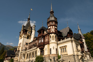 Fototapeta na wymiar Fachada castillo en Rumanía