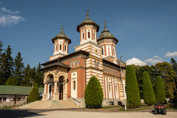Fototapeta na wymiar Antiguo Monasterio Ortodoxo de Sinaia, Rumanía