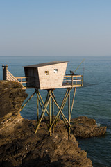 une pêcherie traditionnelle à Pornic. Une pêcherie traditionnelle en Bretagne. Une cabane pour...