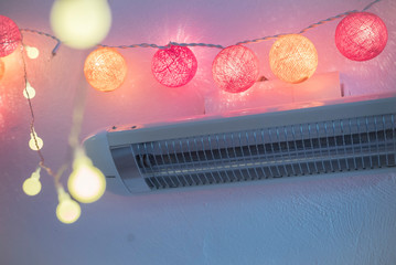 Wärme Strahler für Babies am Wickeltisch mit Lichterkette