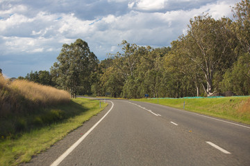 Naklejka premium road in the countryside