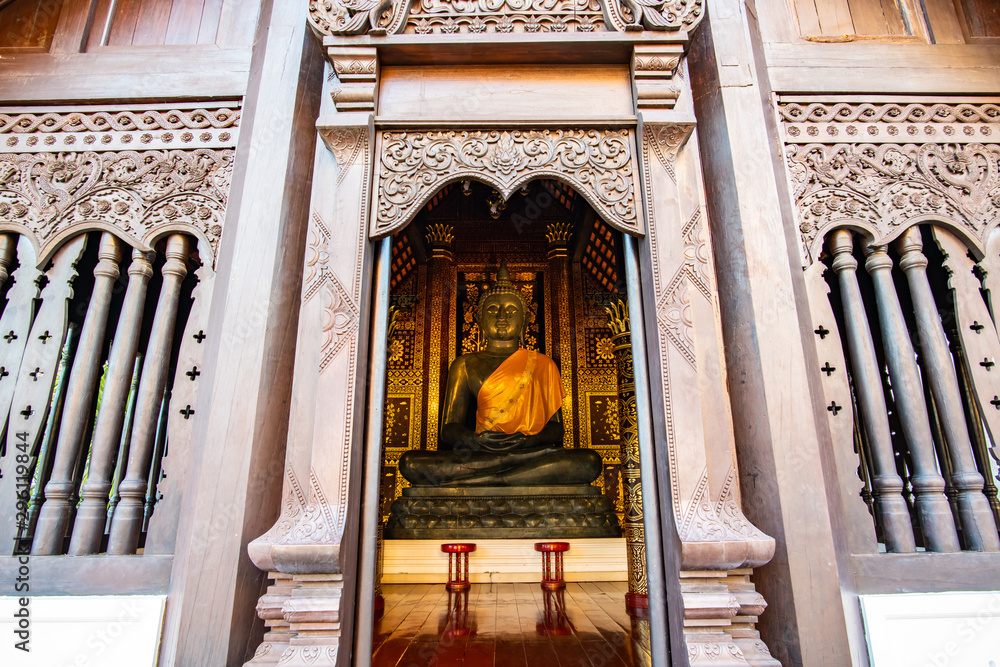 Poster Beautiful Buddha statue in Chedi Luang Varavihara temple