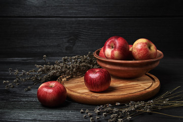 still life apples