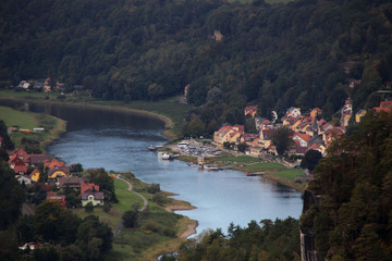 Fototapeta premium Blick auf Wehlen