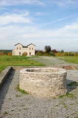 Fototapeta na wymiar Weißenburg in Bayern - Römisches Kastell - Brunnen und Tor