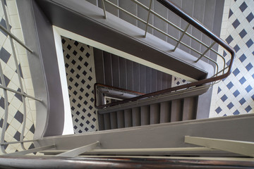 Obraz premium Grey staircase in modern building.