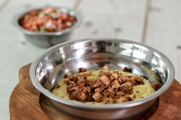 Fondue de carne y pico de gallo