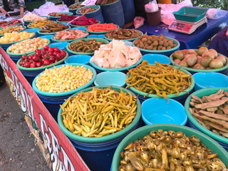 pazarda turşu