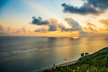 Obraz na płótnie Canvas 早朝の宮古島　The sky at daybreak in Miyakojima Island, Okinawa.