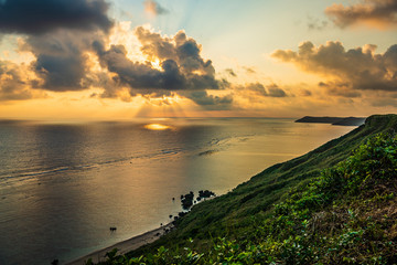 Obraz premium 早朝の宮古島 The sky at daybreak in Miyakojima Island, Okinawa.