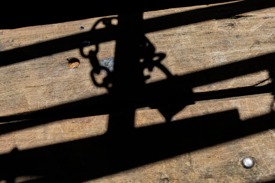 sombras de um cadeado