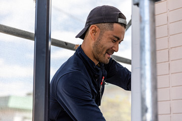 外壁工事　働く人　外仕事　板金　男性モデル