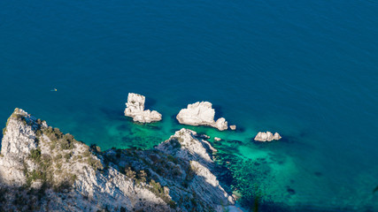 Gli scogli delle 2 Sorelle dall'alto