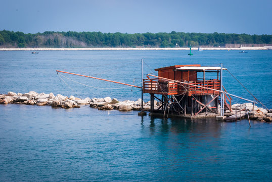 Un capanno da pesca sulla bocca di porto fra Pellestrina e il Lido di Venezia 