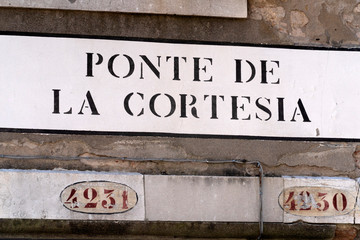 Venice ponte della cortesia english translation courtesy bridge sign