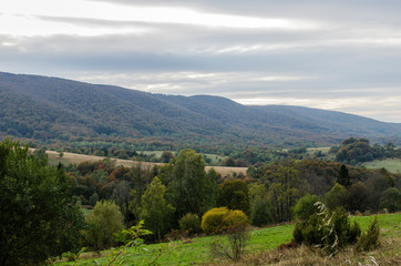 Fototapeta na wymiar Bieszczady panorama z połoniny caryńskiej 