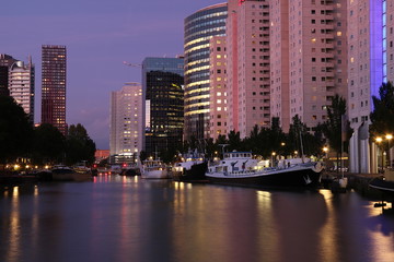 Rotterdam in der Abenddämmerung