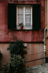 Fototapeta na wymiar old streets of Genoa in Italy