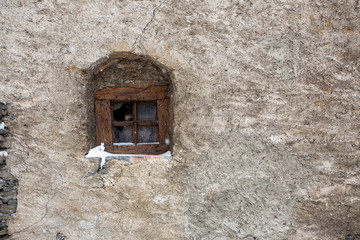 Kind of windows in the old houses, bulded in french Alpen.
