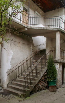Escaleras del barrio judío de Cracovia, Polonia. Imagen de la escena de la famosa película La lista de Schindler.