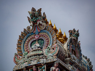 Fototapeta na wymiar Gopuram of the Hindu temple Sri Mariamman near China Town Singapore