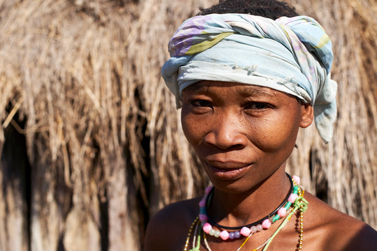 Khoisan tribe woman, Chomipapa, Angola
