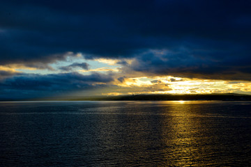 Fototapeta premium sunset over the sea