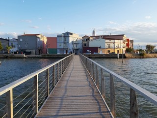 Lago di Lesina - Scorcio del borgo dal pontile