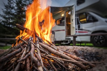 RV Park Camping Fire - obrazy, fototapety, plakaty