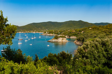 Fototapeta na wymiar Paesaggio marino dell'Isola d'Elba