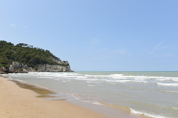 spiaggia di sabbia a Peschici, sul Gargano