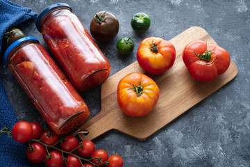 Different kinds and presentations of tomatoes.