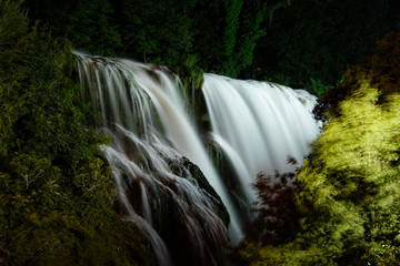 Fototapeta na wymiar Cascate - waterfalls