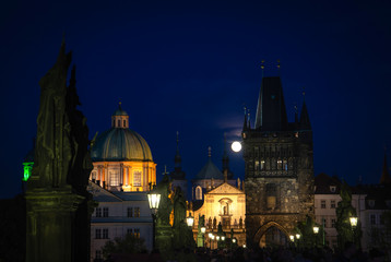 Fototapeta na wymiar The magnificent Prague Castle at night