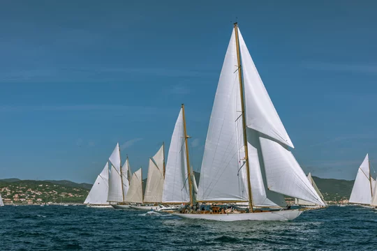 05 OCT 2019 - Saint-Tropez, Var, France - Sailboats in the bay during the  2019 edition of 'Les Voiles de Saint-Tropez' regatta Stock 写真 | Adobe Stock